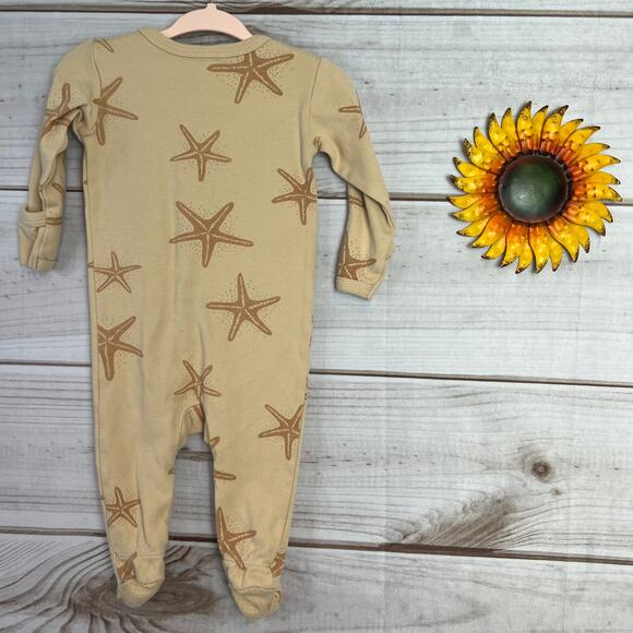 Rylee + Cru Baby Footed Pajamas Romper‎ Beige Starfish Print 0-3 Months - Picture 2 of 3